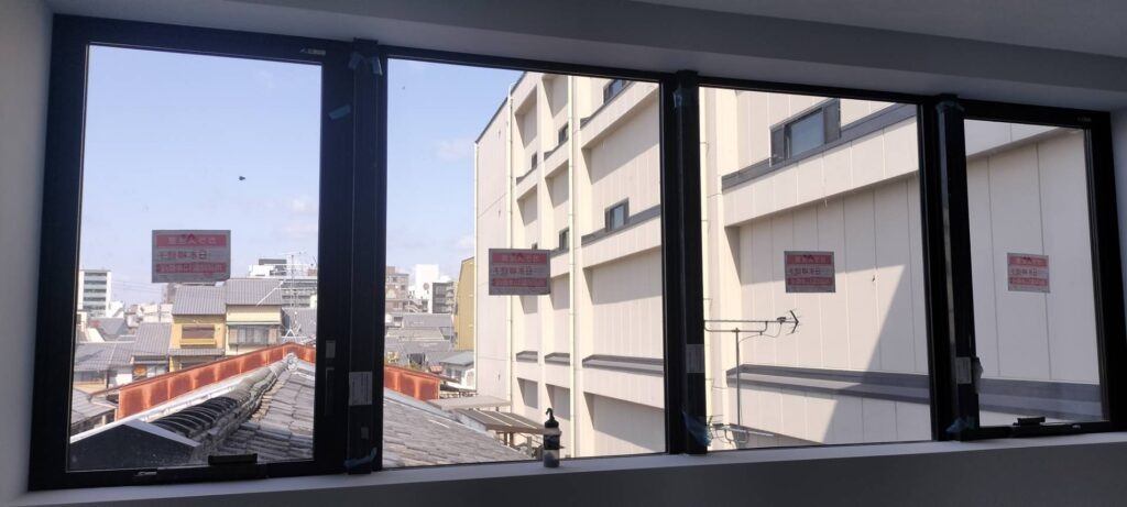 店舗　オフィス　アルミサッシ取付工事