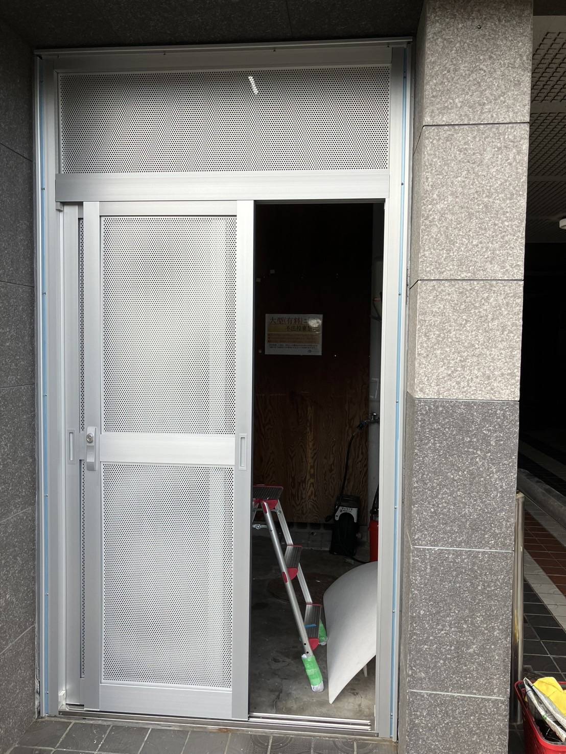 サッシ工事・スチールドア工事
